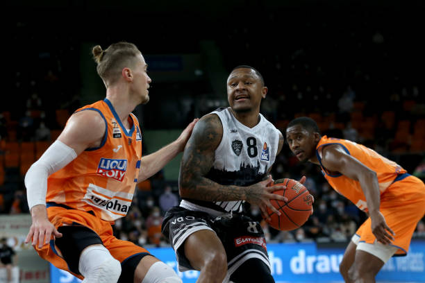 维奇冲击英 维奇冲击英