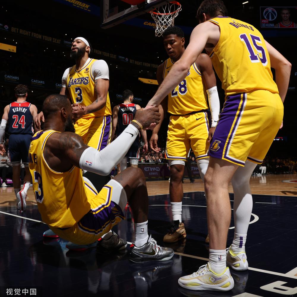 外赛场上崭 外赛场上崭