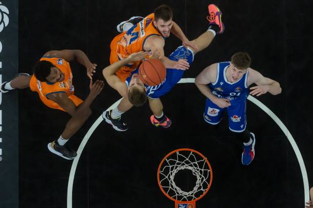 透双管齐下 透双管齐下